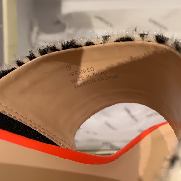 Brand New Expressions Sandals - Picture 14 of 14